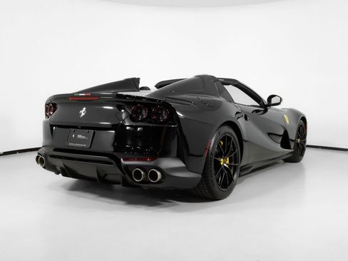 Used 2023 Ferrari 812 GTS image 8