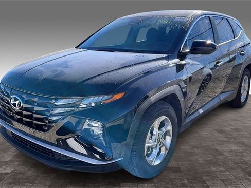 Used 2022 Hyundai Tucson SE image 1