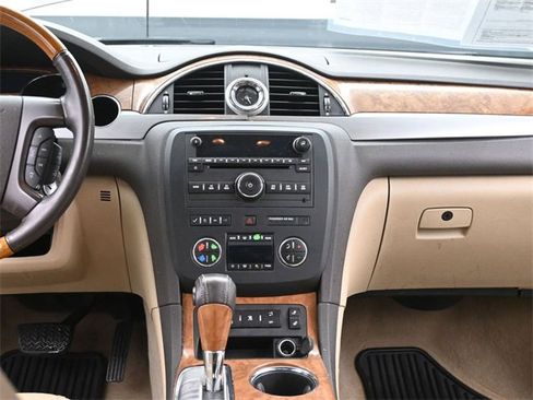Used 2011 Buick Enclave CXL image 27