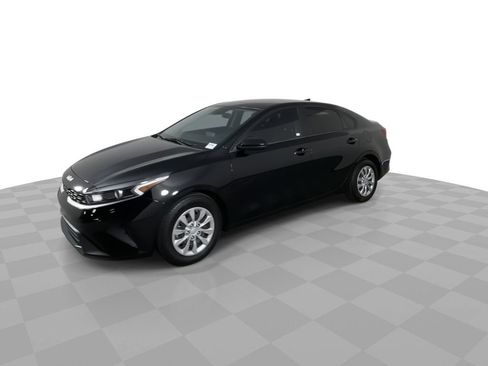 Used 2022 Kia Forte Sedan image 4