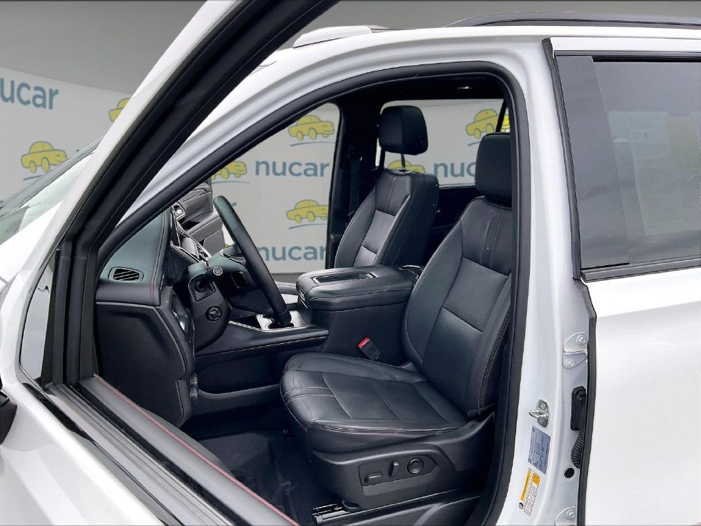 Used 2023 Chevrolet Suburban RST w/ Luxury Package AWD/4WD image 10