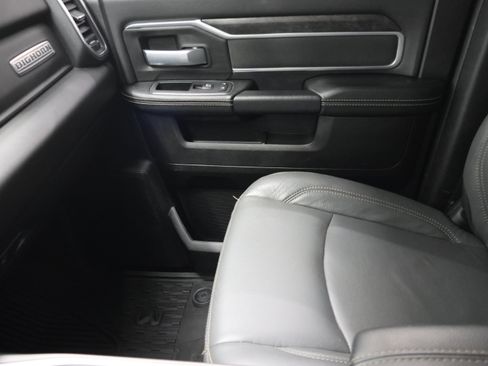 Used 2024 RAM 2500 Big Horn w/ Night Edition AWD/4WD image 11