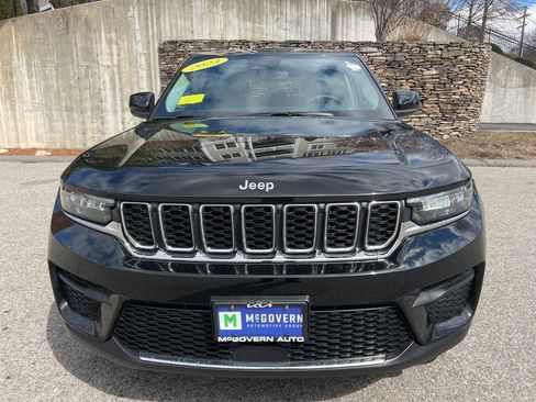 Used 2023 Jeep Grand Cherokee Laredo image 9