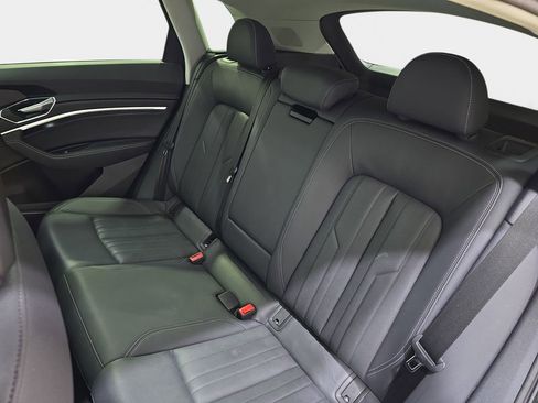 Used 2023 Audi e-tron Premium Plus w/ Premium Plus Package AWD/4WD image 14