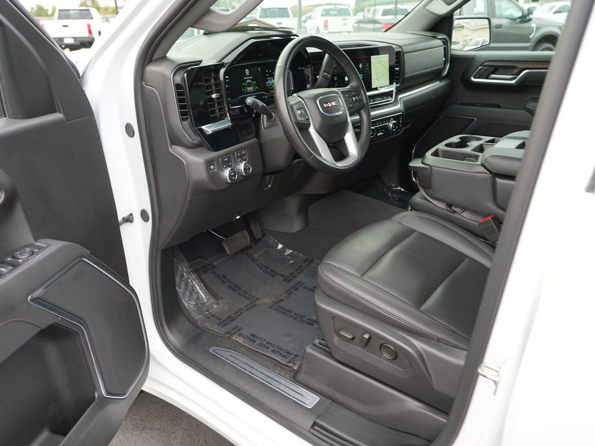 Used 2025 GMC Sierra 1500 SLT AWD/4WD image 13