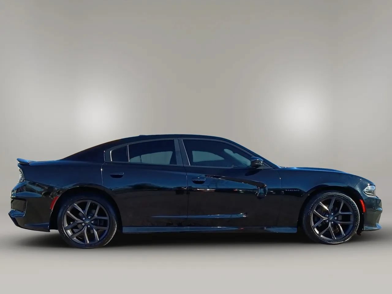 Used 2021 Dodge Charger R/T w/ Blacktop Package RWD image 5