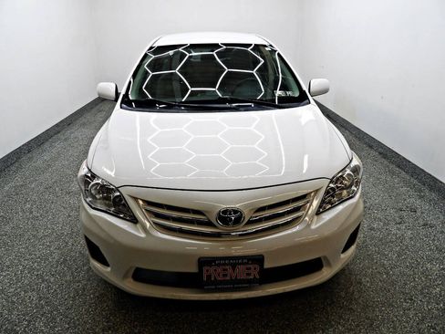 Used 2013 Toyota Corolla LE FWD image 2
