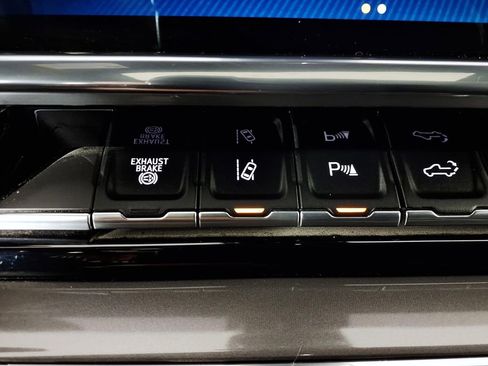 Used 2024 Chevrolet Silverado 2500 High Country w/ High Country Premium Package image 21