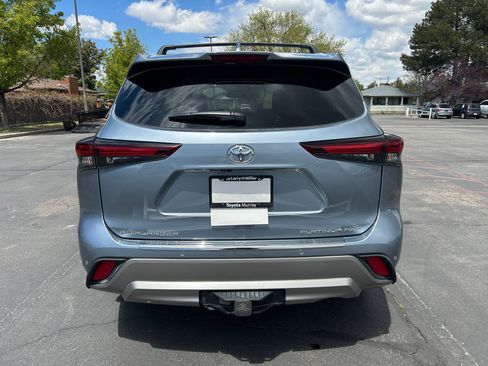 New 2024 Toyota Highlander Platinum AWD/4WD image 4