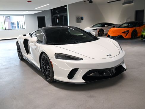Used 2023 McLaren GT RWD image 4