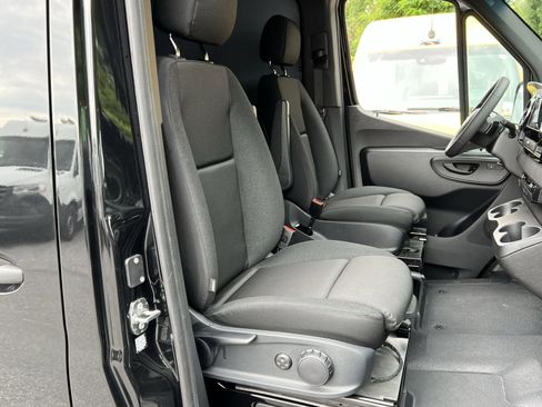 New 2025 Mercedes-Benz Sprinter 2500 image 27
