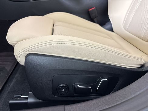 Used 2026 BMW i4 eDrive40 w/ Premium Package RWD image 13