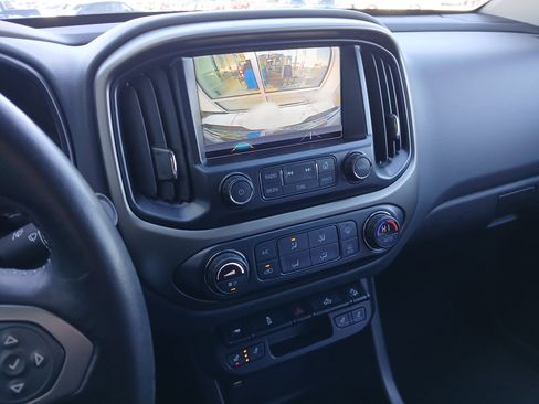 Used 2018 Chevrolet Colorado Z71 image 11