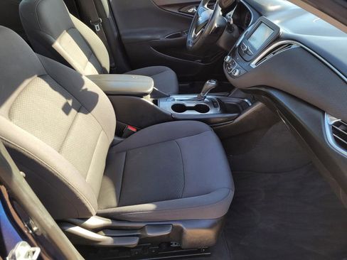 Used 2017 Chevrolet Malibu LT w/ Sport Package image 10