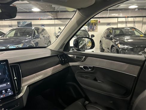 Used 2026 Volvo XC90 B6 Ultra w/ Protection Package image 25