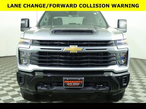 Used 2025 Chevrolet Silverado 2500 Custom w/ Custom Value Package image 10
