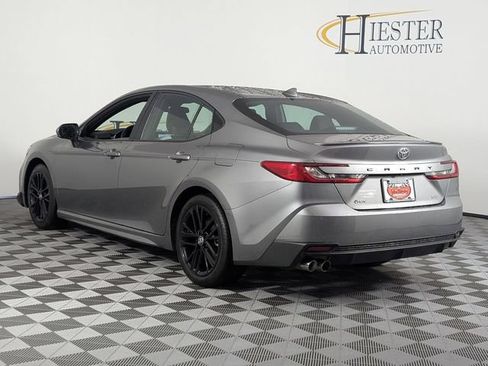 Used 2025 Toyota Camry SE FWD image 5
