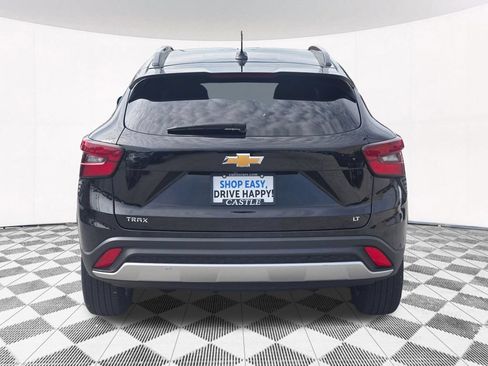 Used 2025 Chevrolet Trax LT FWD image 17