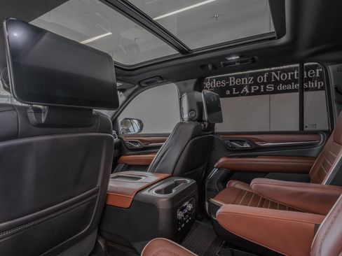 Used 2024 GMC Yukon XL Denali Ultimate AWD/4WD image 26