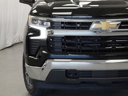Used 2023 Chevrolet Silverado 1500 LT AWD/4WD image 39