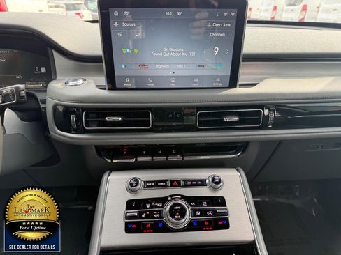 Used 2020 Lincoln Aviator Reserve w/ Equipment Group 202A image 21