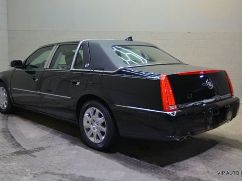 Used 2010 Cadillac DTS Premium w/ Driver Awareness Package image 3