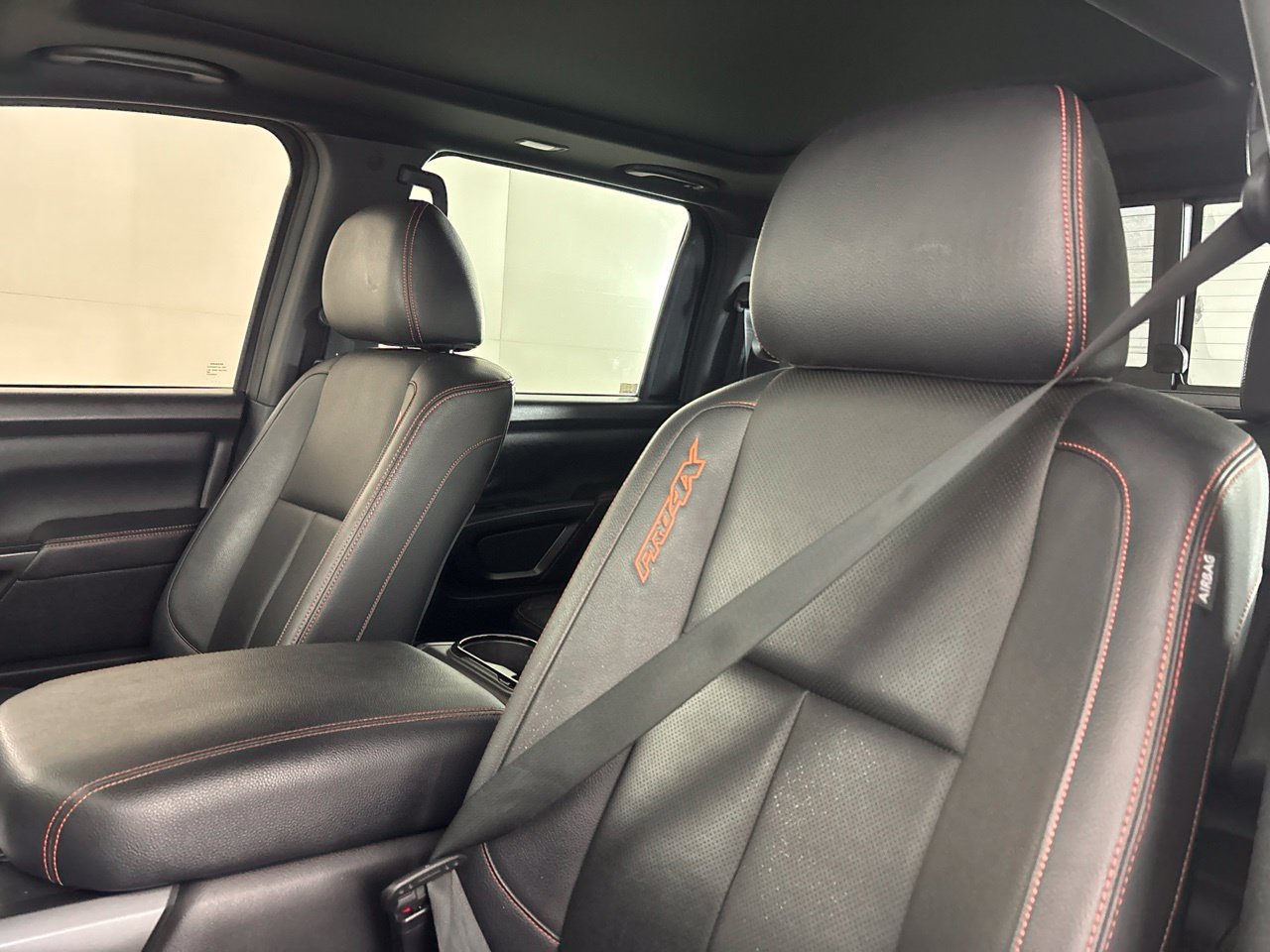Used 2024 Nissan Titan PRO-4X w/ Pro-4x Convenience Package AWD/4WD image 12