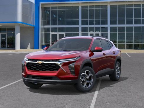 New 2026 Chevrolet Trax LT w/ Driver Confidence Package FWD image 6