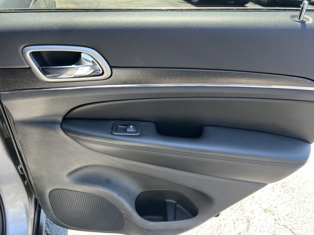 Used 2018 Jeep Grand Cherokee Limited AWD/4WD image 19