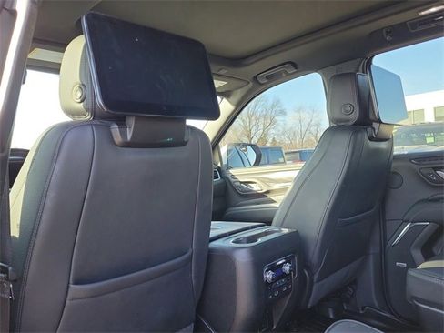 Used 2024 GMC Yukon Denali w/ Advanced Technology Package image 13