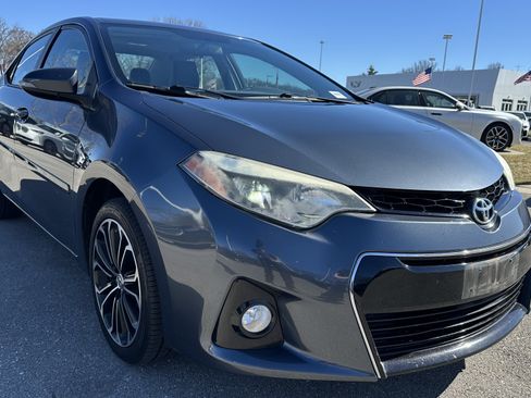 Used 2015 Toyota Corolla S Premium image 2