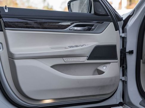 Used 2019 BMW 740i 740i w/ M Sport Package image 38