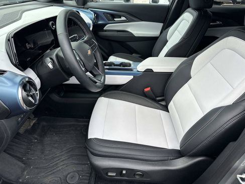 Used 2026 Chevrolet Equinox EV LT FWD image 18