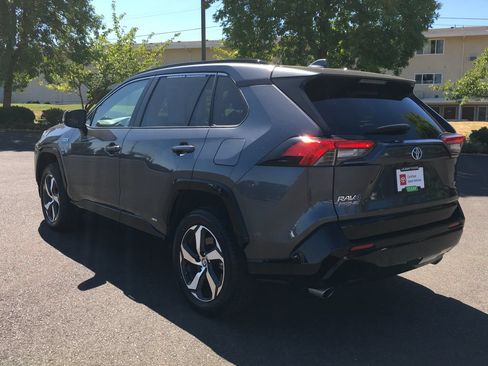 Used 2024 Toyota RAV4 SE AWD/4WD image 4