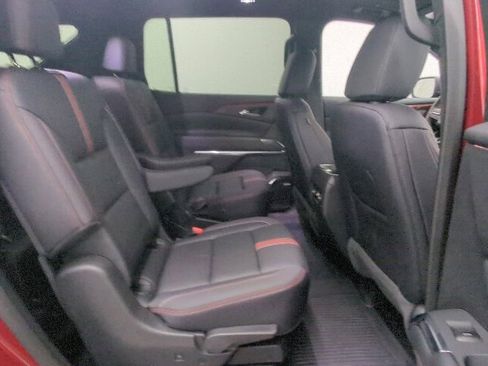 Used 2025 Chevrolet Traverse RS AWD/4WD image 32