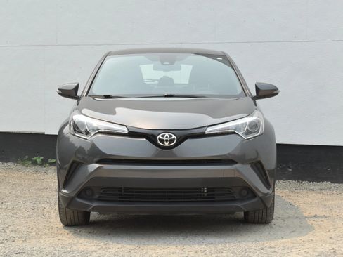 Used 2019 Toyota C-HR XLE FWD image 7