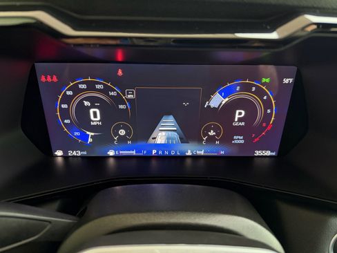 Used 2024 Chevrolet Colorado LT w/ LT Convenience Package image 9