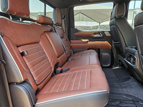 Used 2025 GMC Sierra 1500 Denali Ultimate AWD/4WD image 21