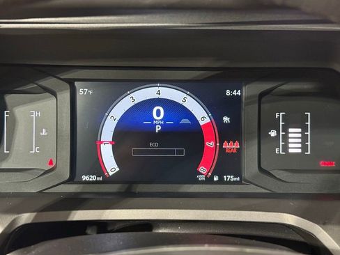 Certified 2025 Toyota Tacoma SR5 AWD/4WD image 24