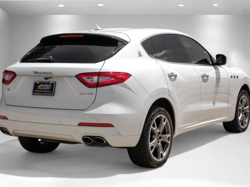 Used 2019 Maserati Levante image 9