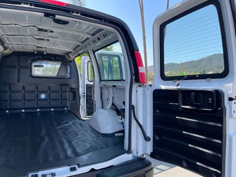 Used 2022 Chevrolet Express 2500 w/ Driver Convenience Package RWD image 20