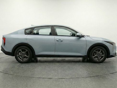 Used 2025 Kia K4 FWD image 11