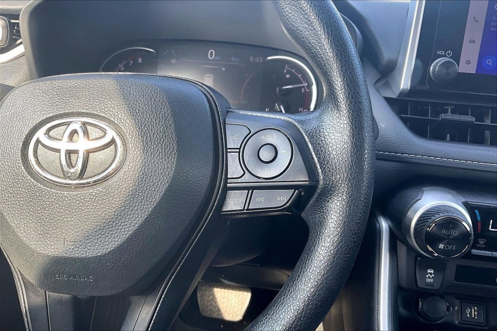 Used 2024 Toyota RAV4 XLE FWD image 19