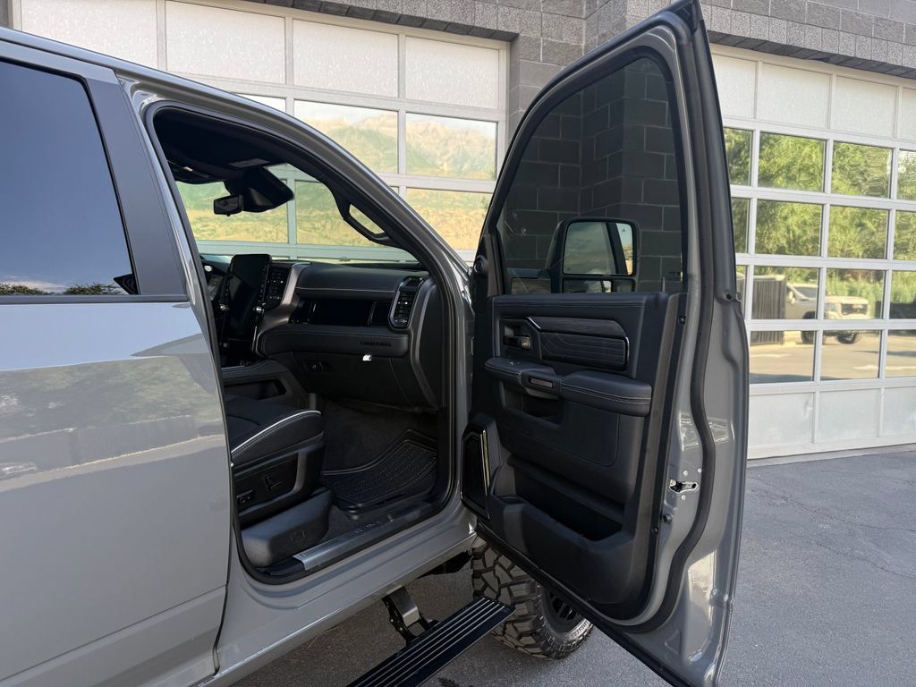 Used 2026 RAM 3500 Limited AWD/4WD image 44