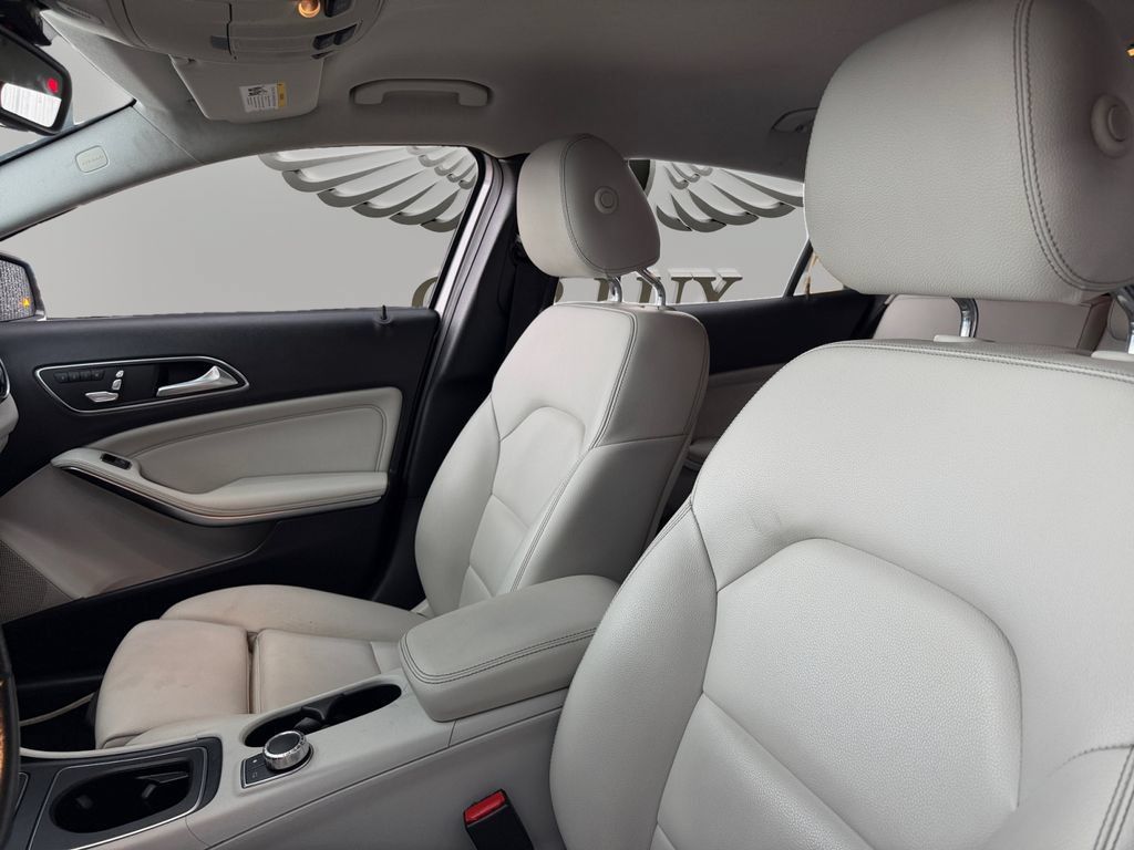 Used 2019 Mercedes-Benz GLA 250 w/ Premium Package image 9