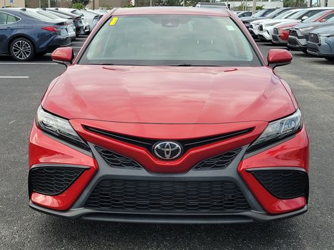 Used 2021 Toyota Camry SE image 12