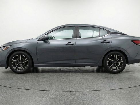 Used 2025 Nissan Sentra SV image 5