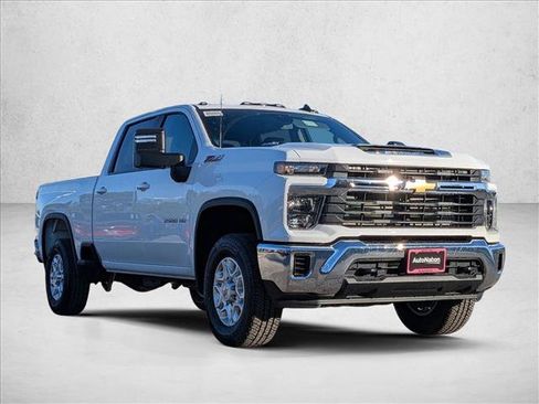 New 2026 Chevrolet Silverado 2500 LT w/ Z71 Off-Road Package image 3