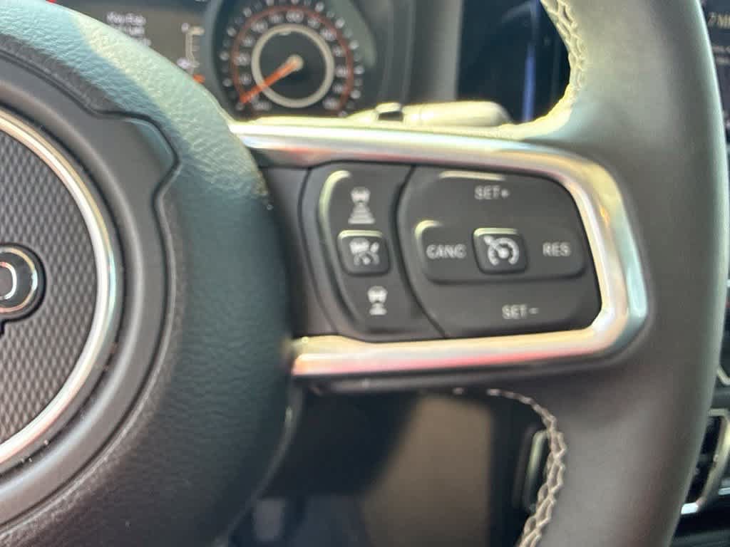 Used 2025 Jeep Wrangler Unlimited Sahara AWD/4WD image 22
