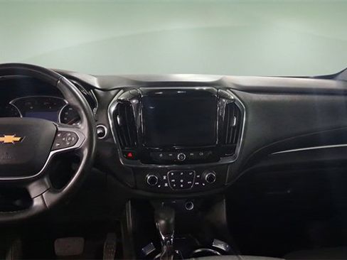Used 2023 Chevrolet Traverse LT image 10